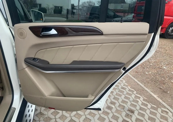 Mercedes-Benz GL cena 47619 przebieg: 191000, rok produkcji 2013 z Kolbuszowa małe 301